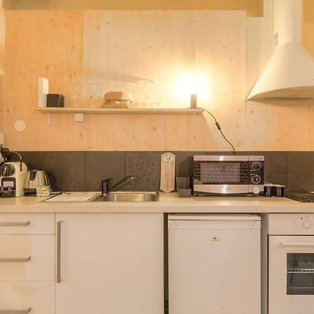 Industrial-Style Studio With Bathtub, Vieux-Lyon Eksteriør bilde
